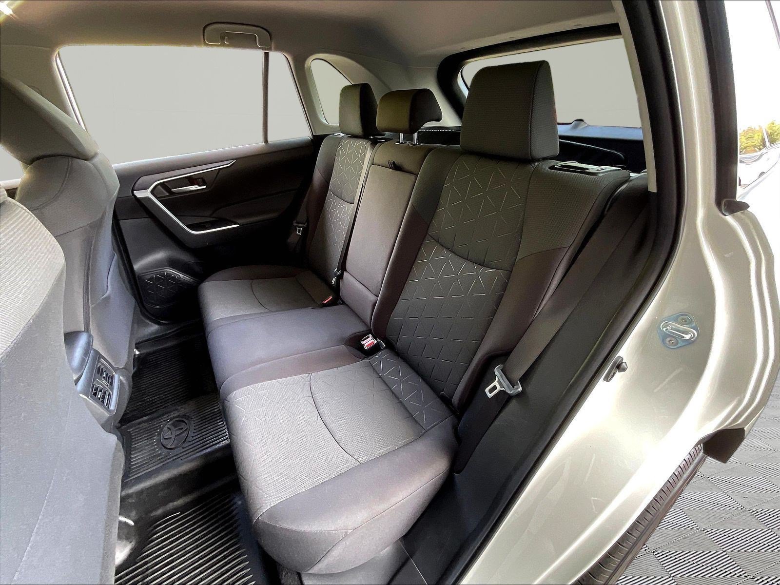 Used 2023 Toyota RAV4 XLE AWD/4WD image 22