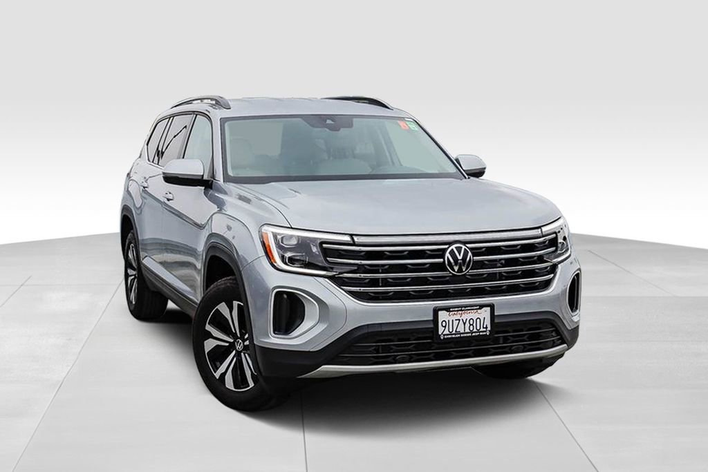 Used 2026 Volkswagen Atlas SE FWD image 2