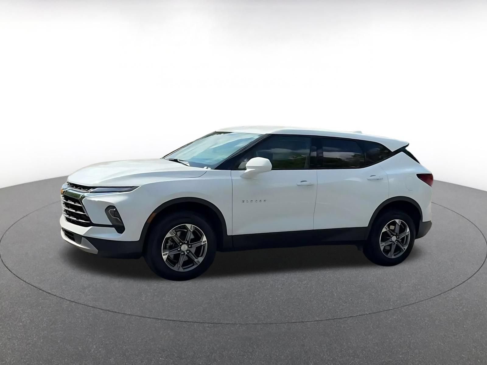 Used 2026 Chevrolet Blazer LT FWD image 7