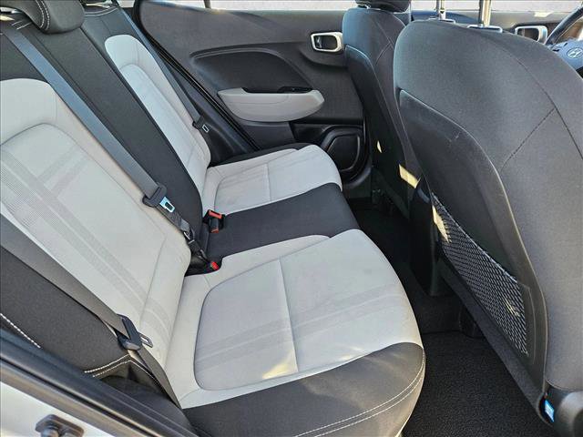 Used 2022 Hyundai Venue SEL w/ Cargo Package image 18