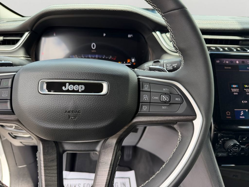 Used 2023 Jeep Grand Cherokee Limited AWD/4WD image 20