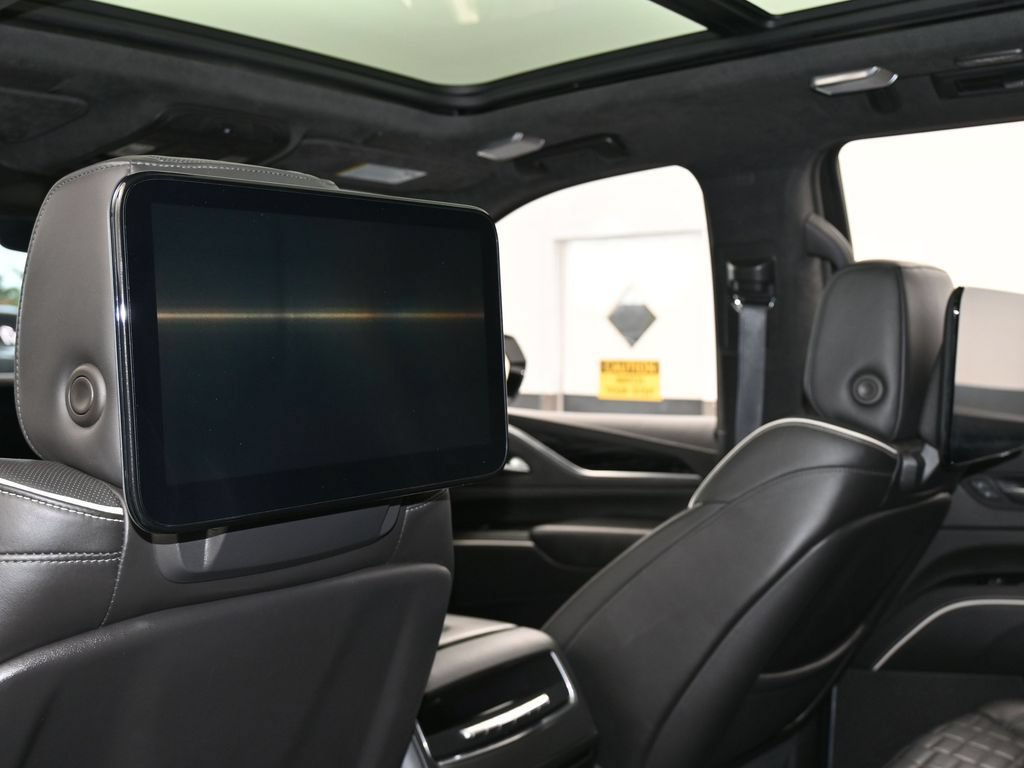 Used 2023 Cadillac Escalade V AWD/4WD image 11