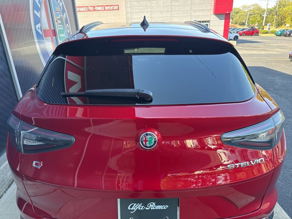 New 2025 Alfa Romeo Stelvio Sprint image 7