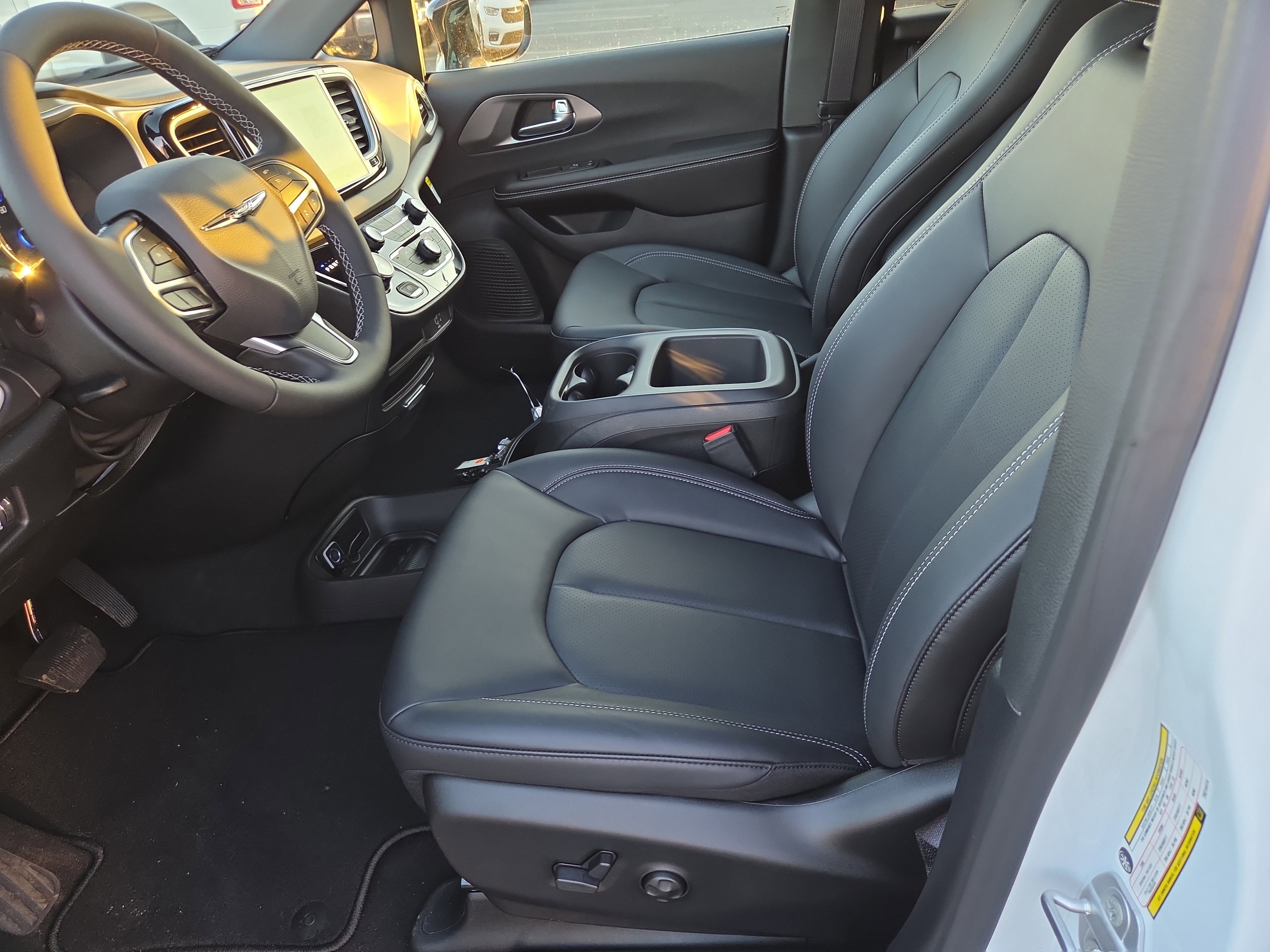New 2026 Chrysler Voyager LX FWD image 4