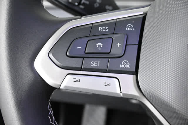 New 2026 Volkswagen Tiguan SE FWD image 25