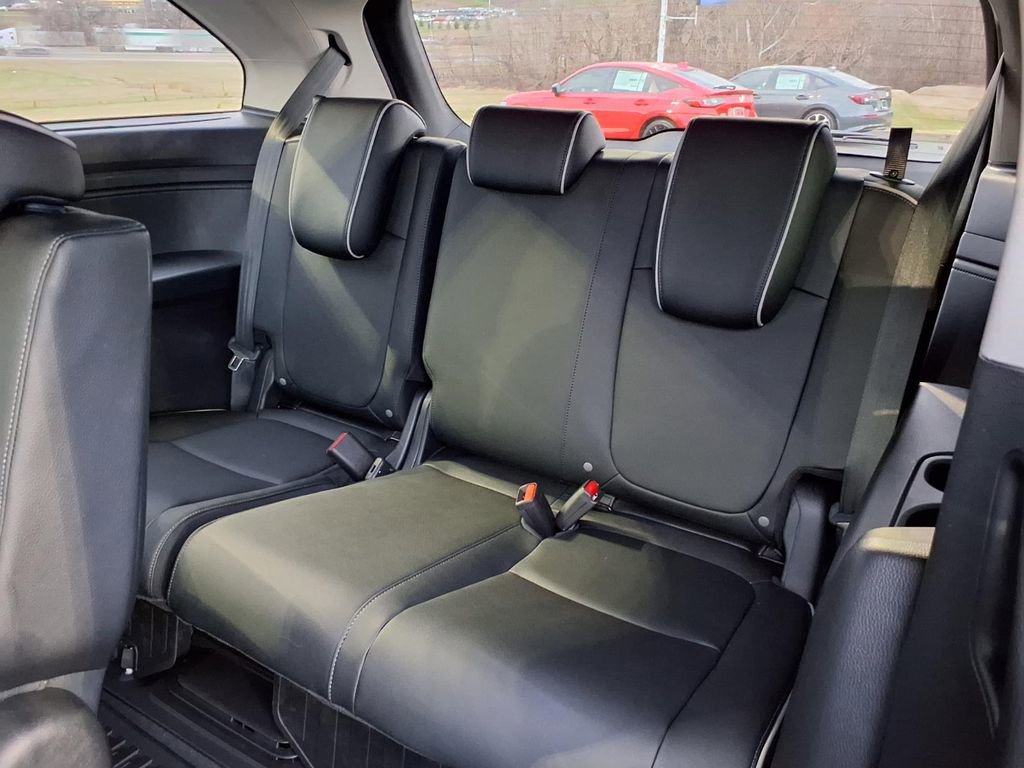 New 2026 Honda Odyssey Touring image 11