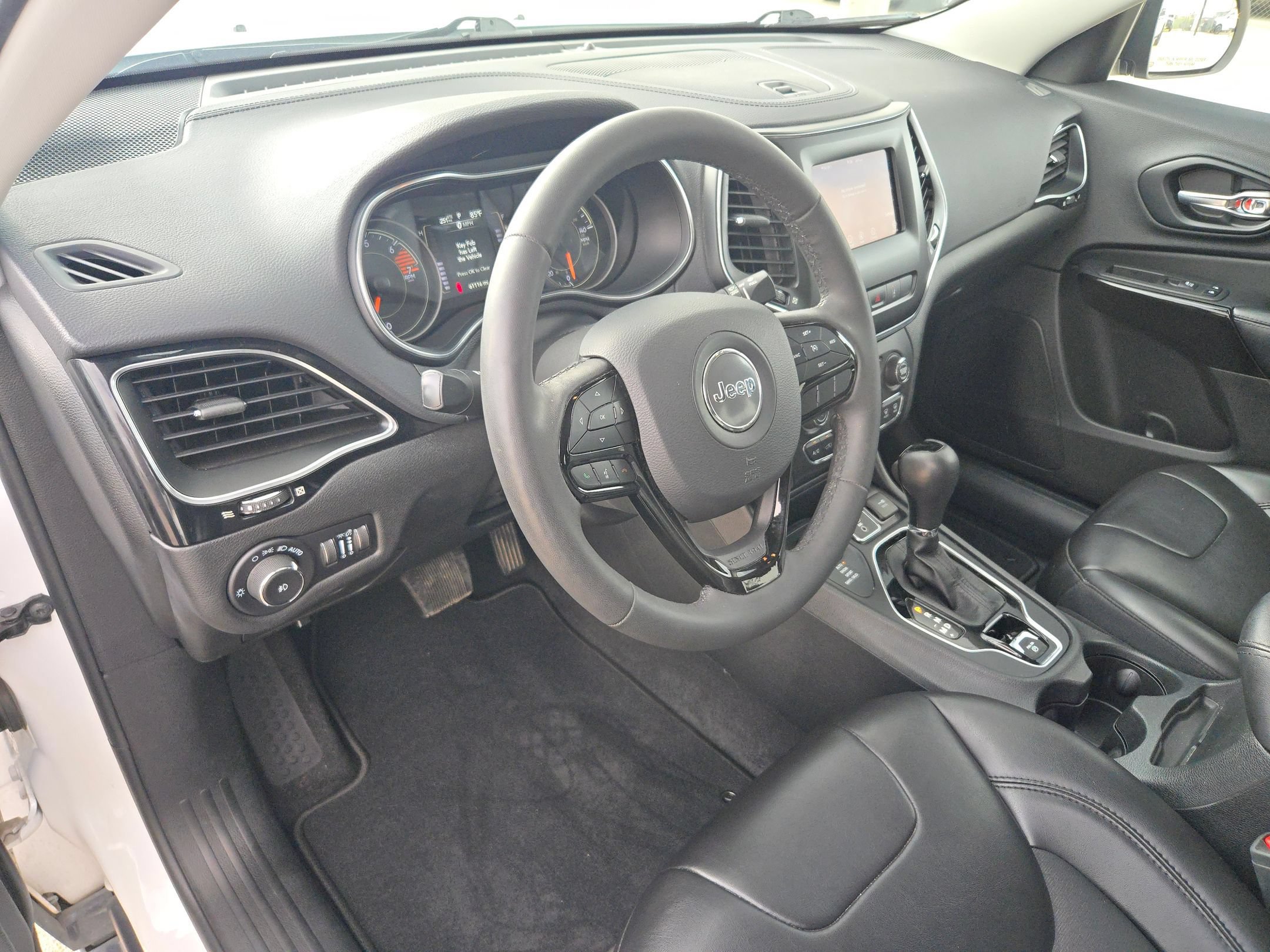 Used 2021 Jeep Cherokee Latitude Plus w/ Sun & Sound Group AWD/4WD image 10