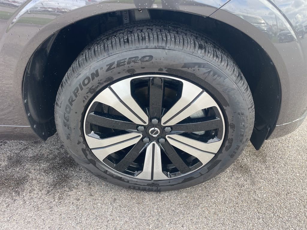 Certified 2025 Volvo XC60 T8 Core w/ Climate Package image 11