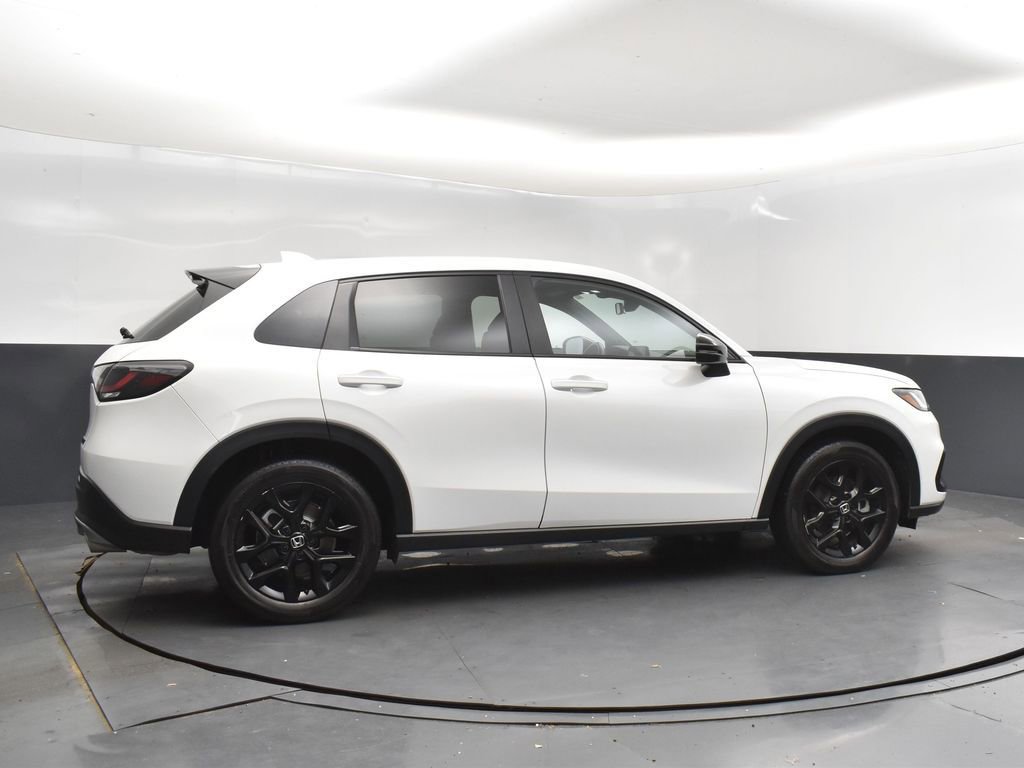 Used 2024 Honda HR-V Sport image 8