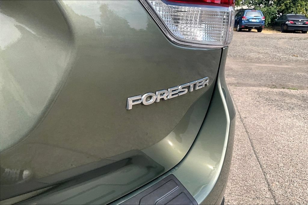 Used 2019 Subaru Forester Premium w/ All-Weather Package AWD/4WD image 11