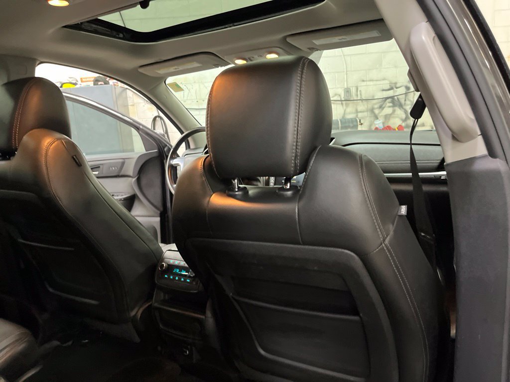 Used 2017 Chevrolet Traverse Premier AWD/4WD image 38