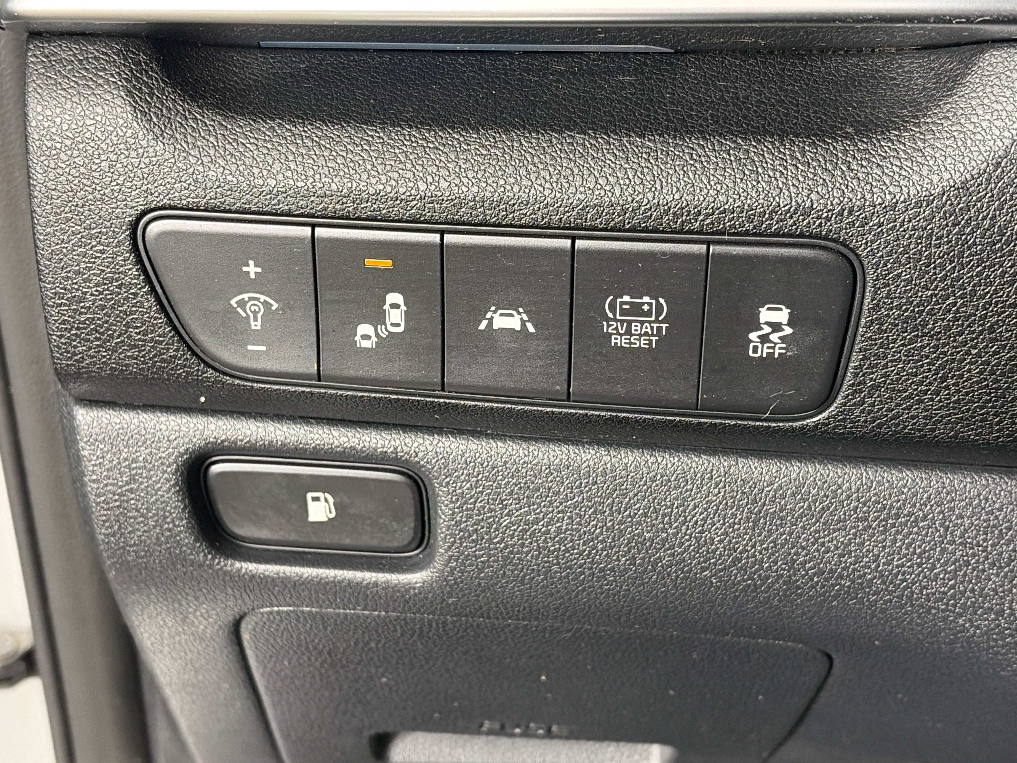 Used 2020 Kia Niro LXS image 26