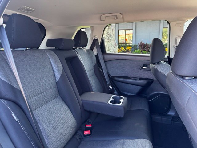 Used 2021 Nissan Rogue SV FWD image 17