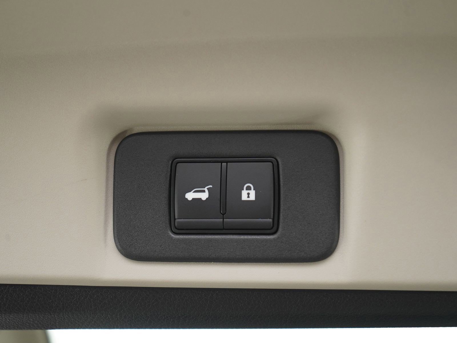 Used 2023 Nissan Ariya AWD image 19