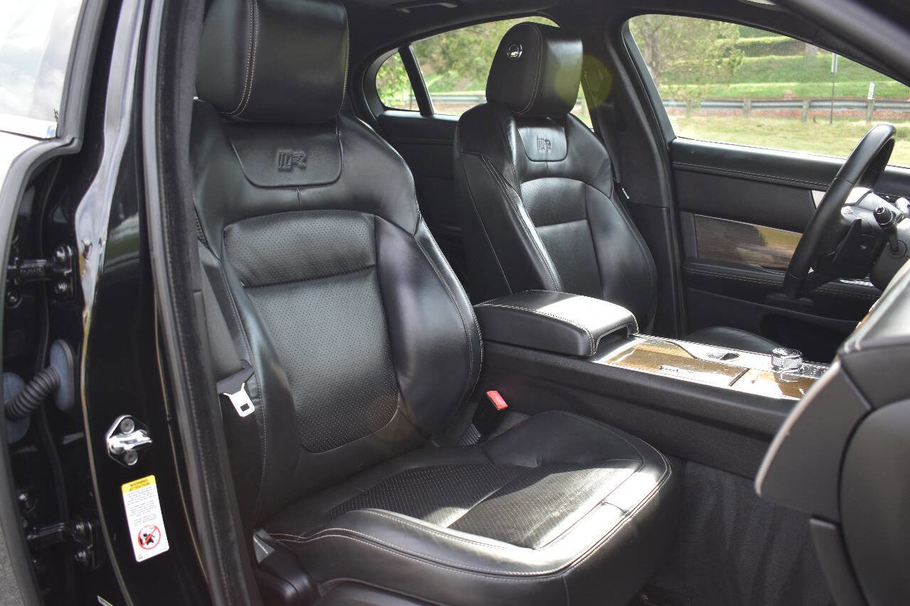 Used 2012 Jaguar XF R image 15