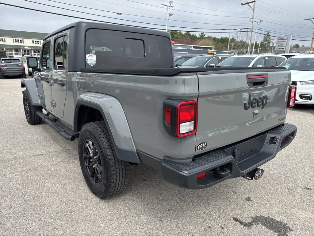 Certified 2021 Jeep Gladiator Sport AWD/4WD image 3