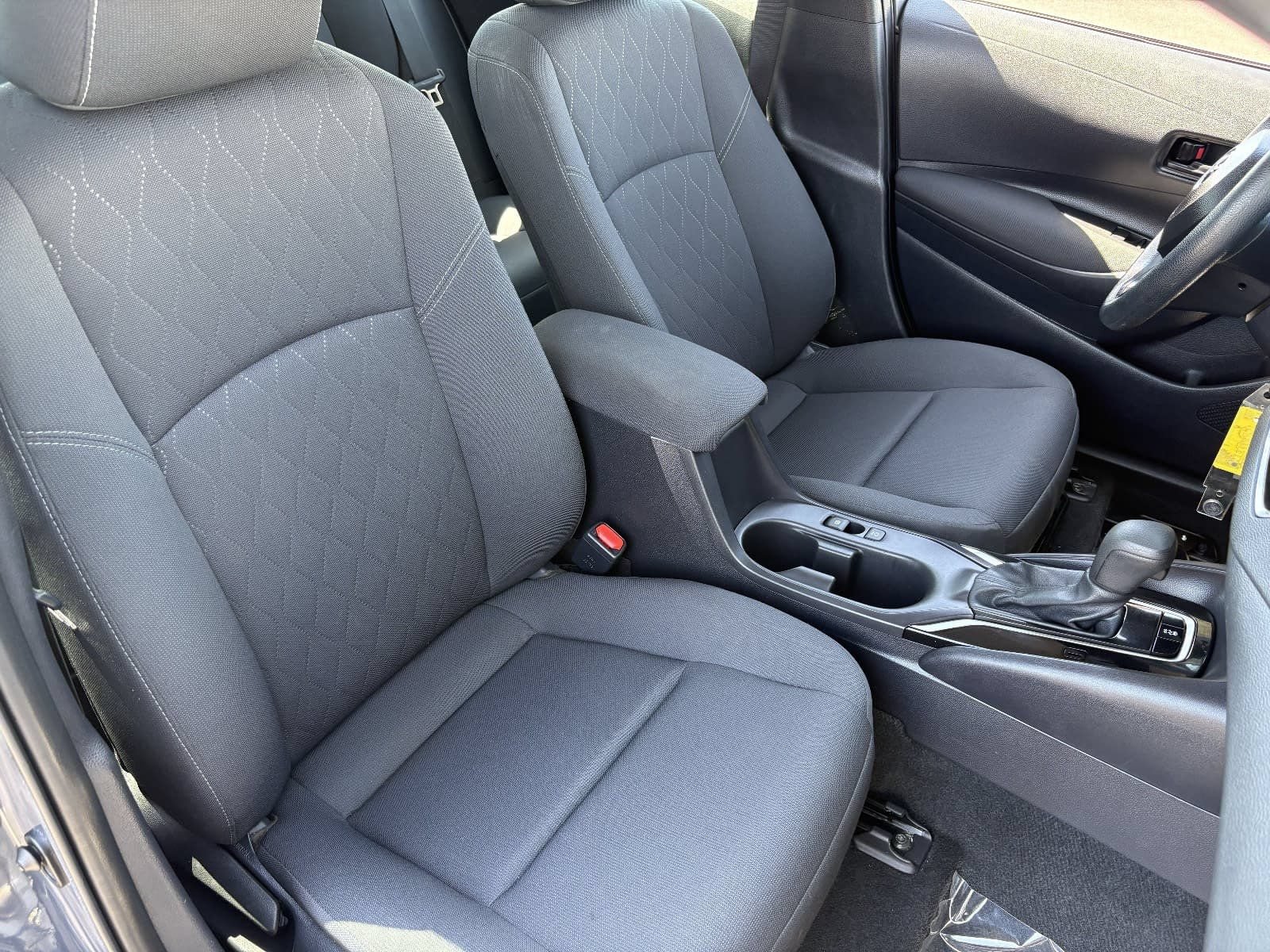 Used 2025 Toyota Corolla LE FWD image 13