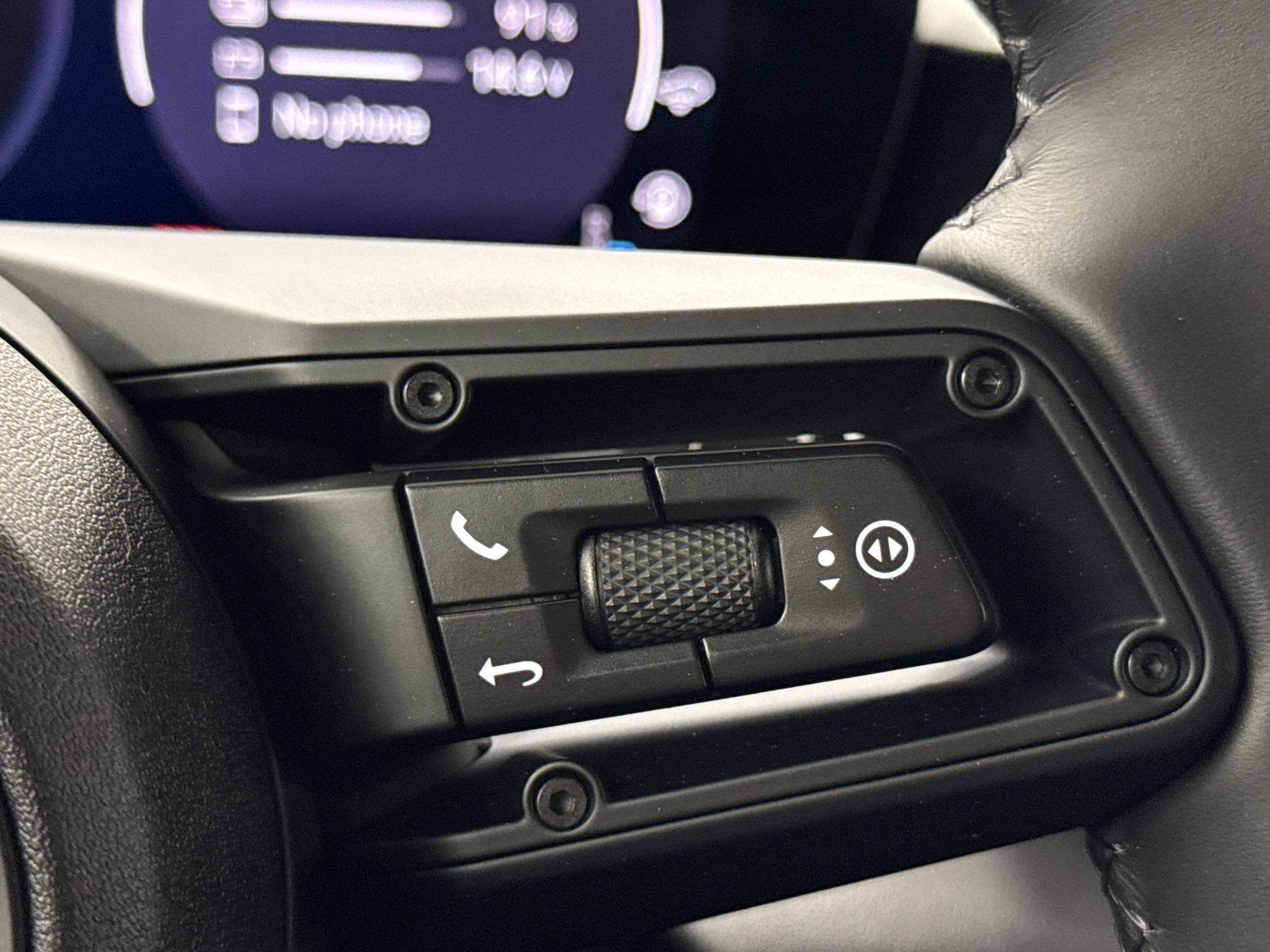 Used 2024 Porsche Macan 4 Electric image 17