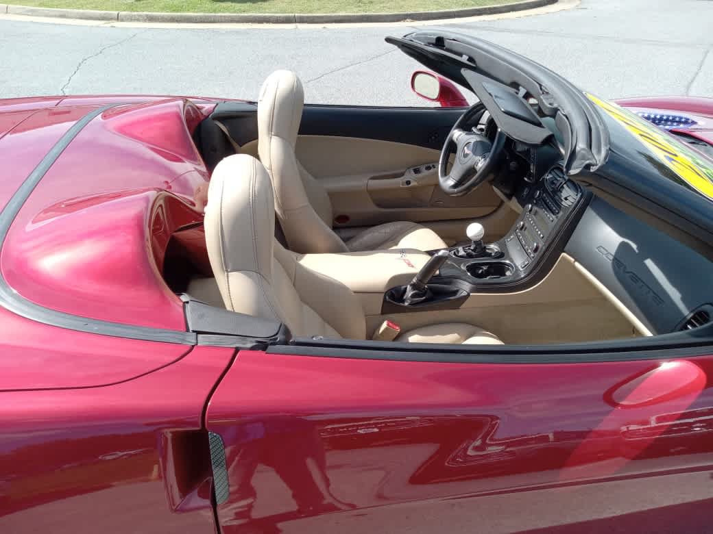 Used 2011 Chevrolet Corvette Convertible w/ Preferred Equipment Group RWD image 31
