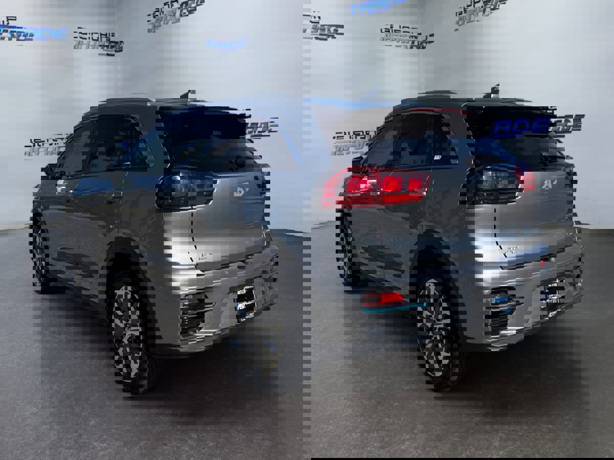 Used 2022 Kia Niro EX image 7