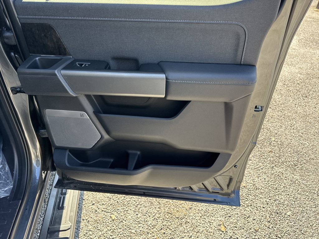New 2026 Ford F250 Lariat w/ Black Appearance Package image 16