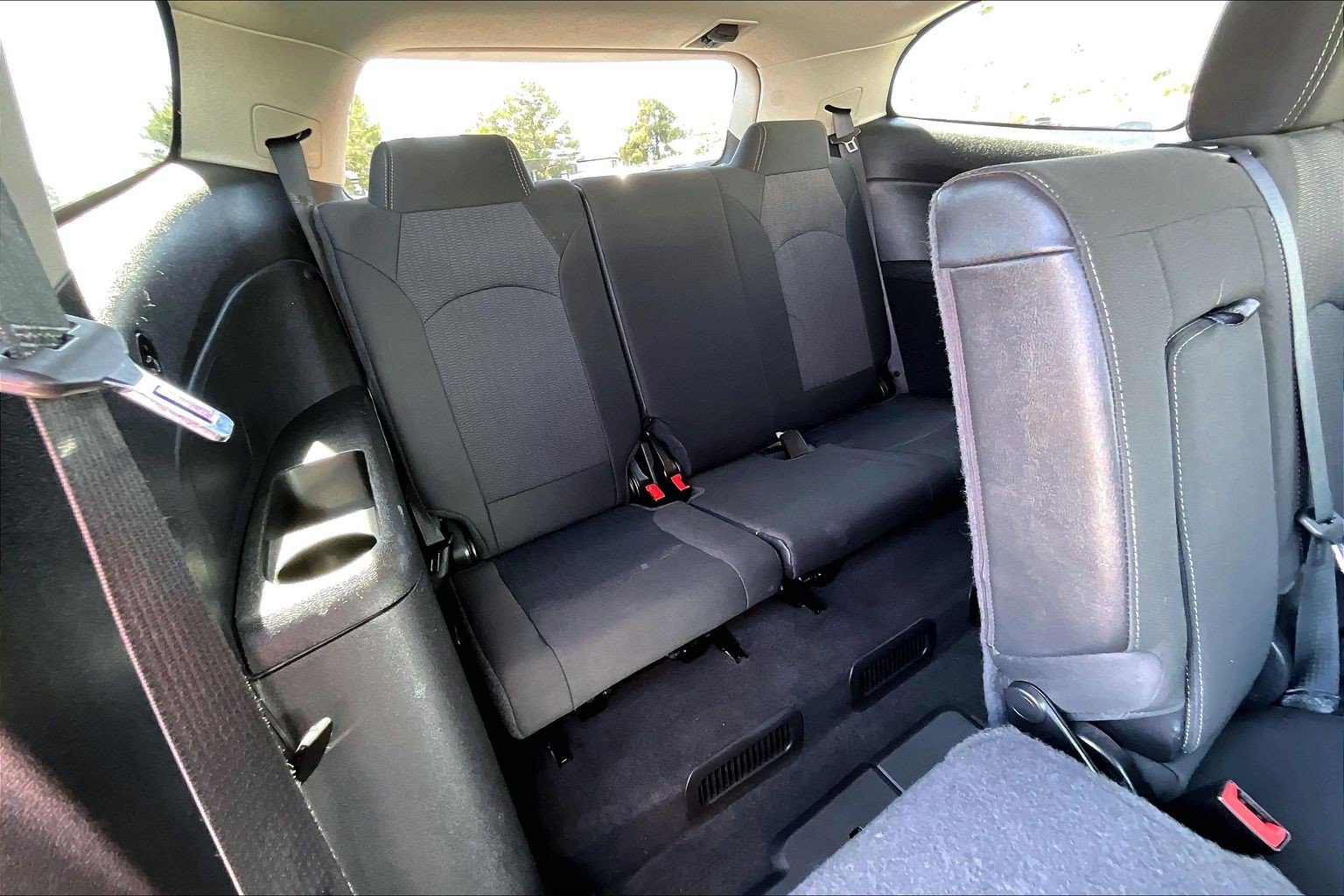 Used 2017 Chevrolet Traverse LT w/ Style and Technology Package FWD image 28