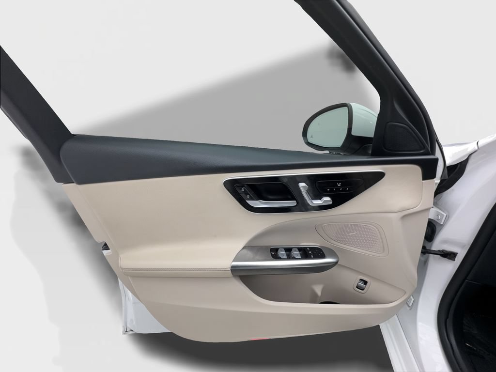 Used 2023 Mercedes-Benz C 300 Sedan image 21