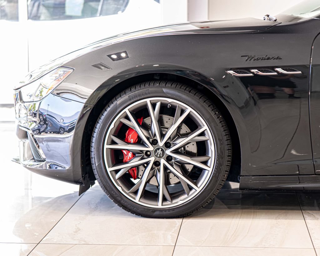 Used 2023 Maserati Ghibli Modena Q4 AWD/4WD image 8