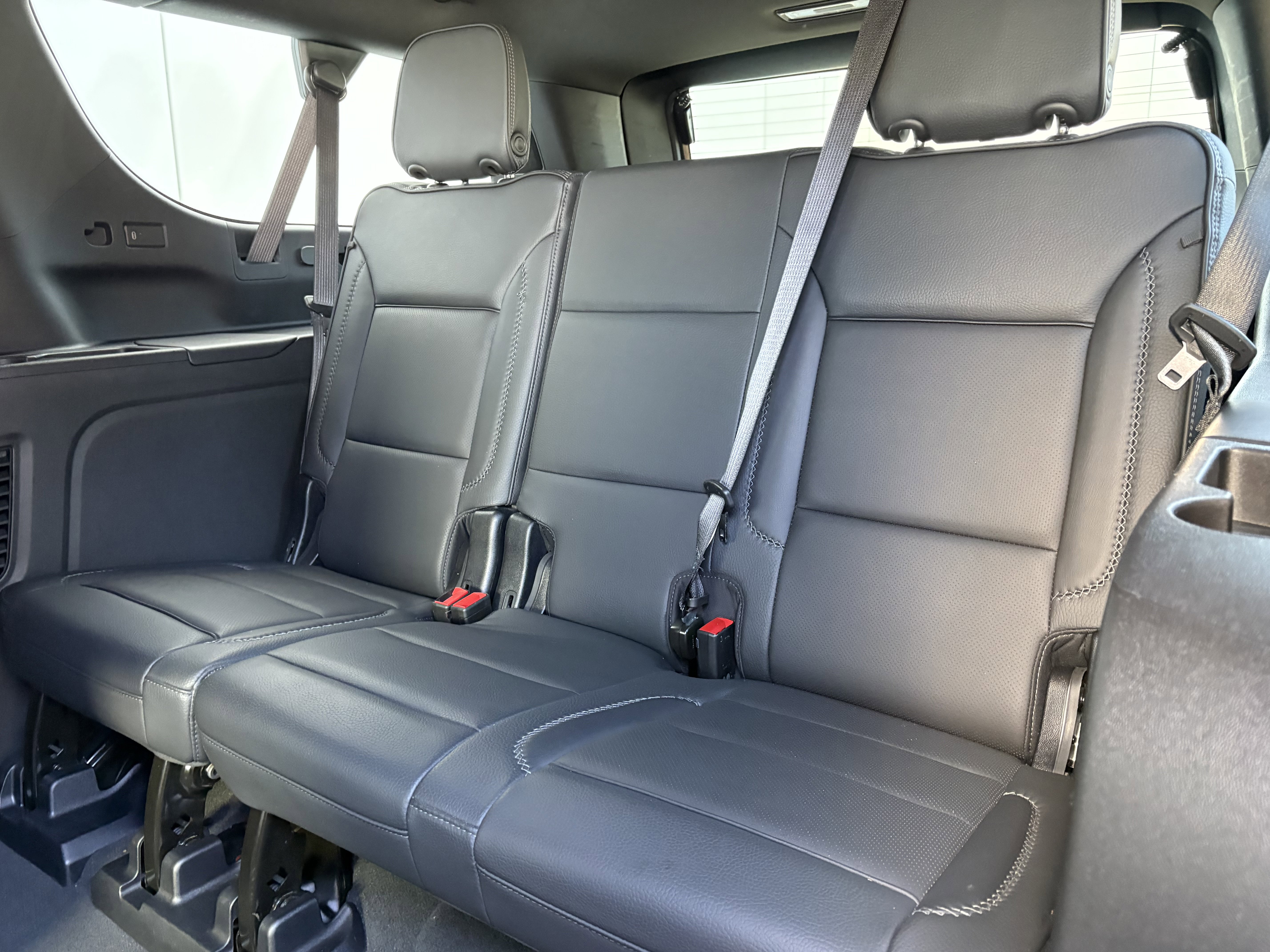 Used 2025 GMC Yukon XL Denali AWD/4WD image 14