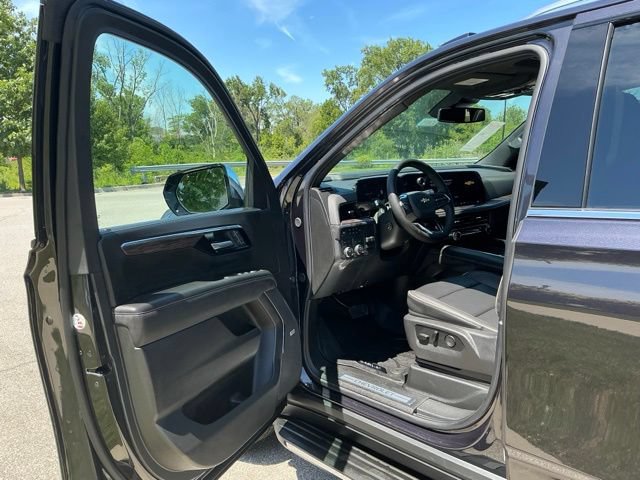 New 2026 Chevrolet Tahoe Premier w/ Sun And Tow Package AWD/4WD image 16