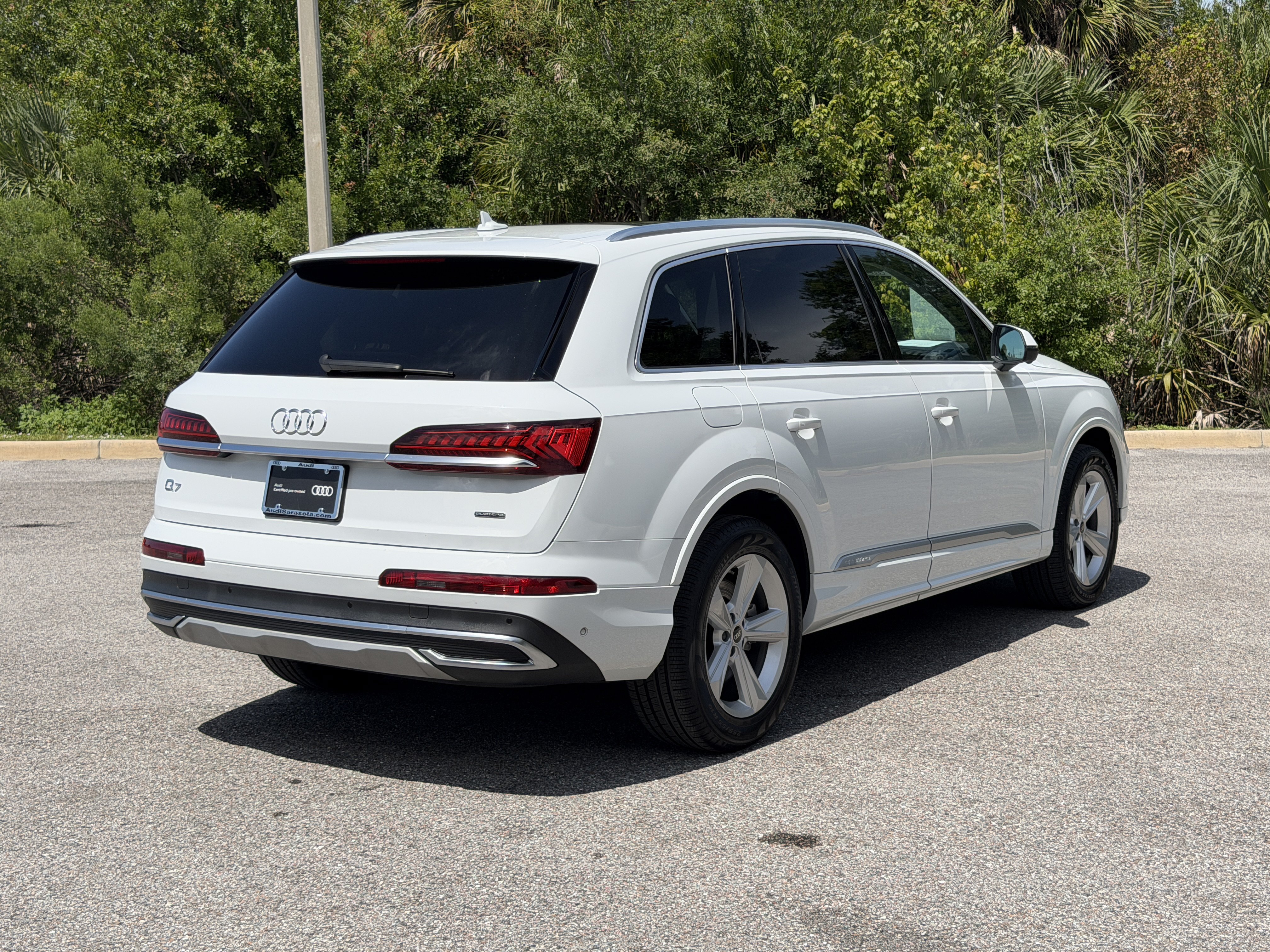 Certified 2022 Audi Q7 2.0T Premium Plus AWD/4WD image 7