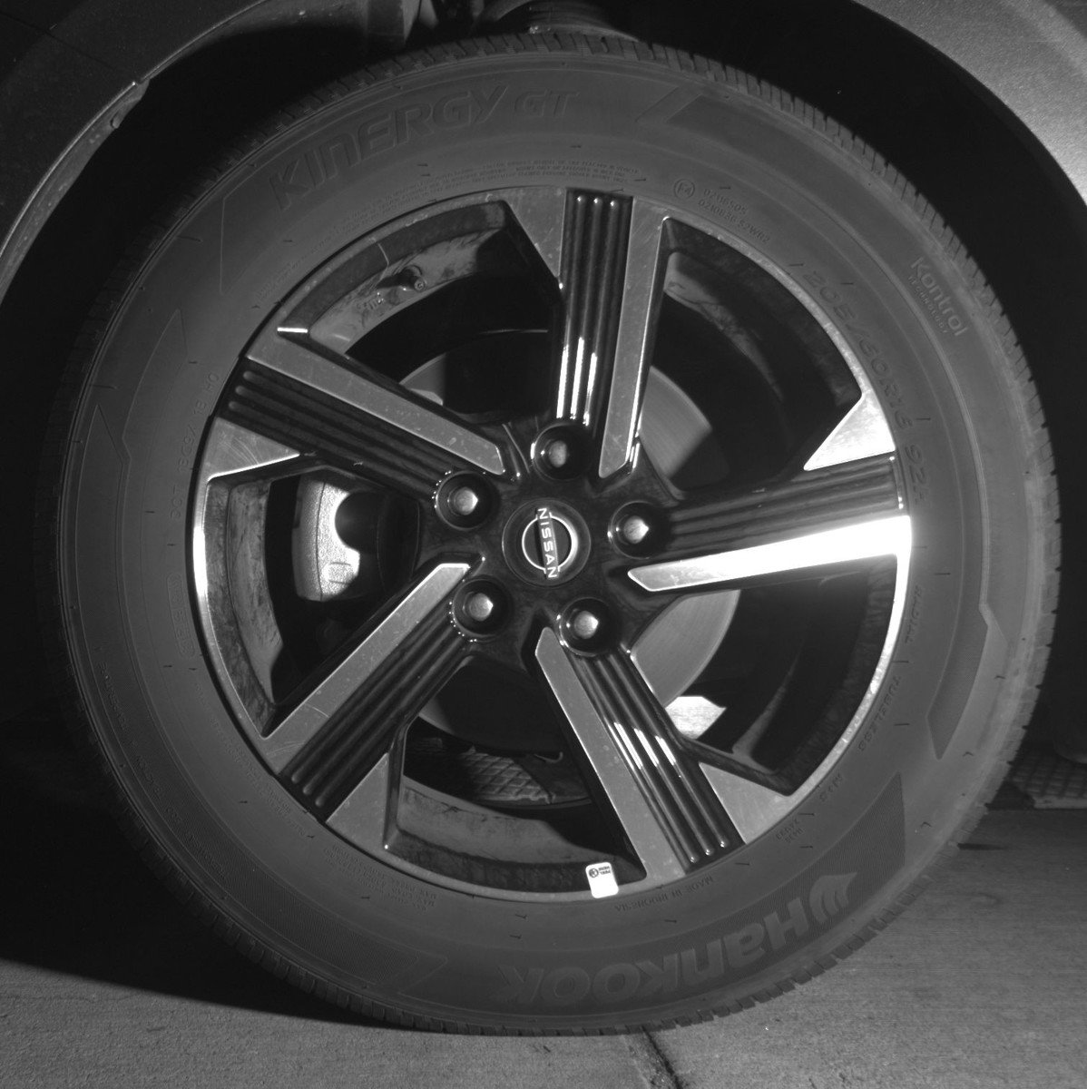 Used 2025 Nissan Sentra SV FWD image 12