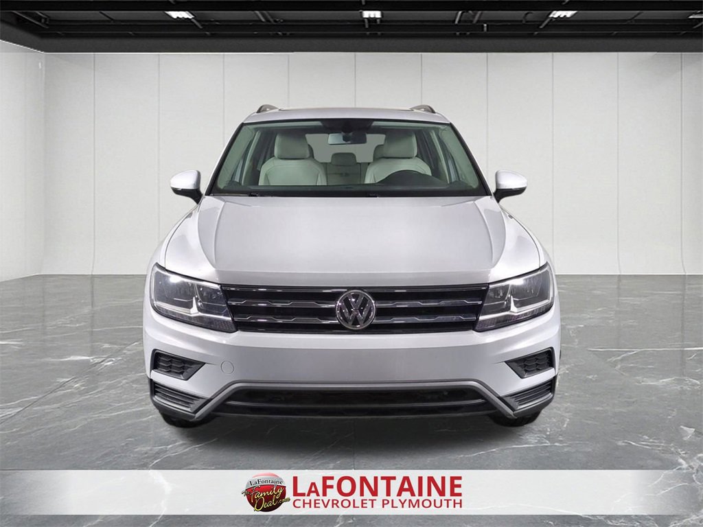 Used 2019 Volkswagen Tiguan SE w/ Panoramic Sunroof Package image 3