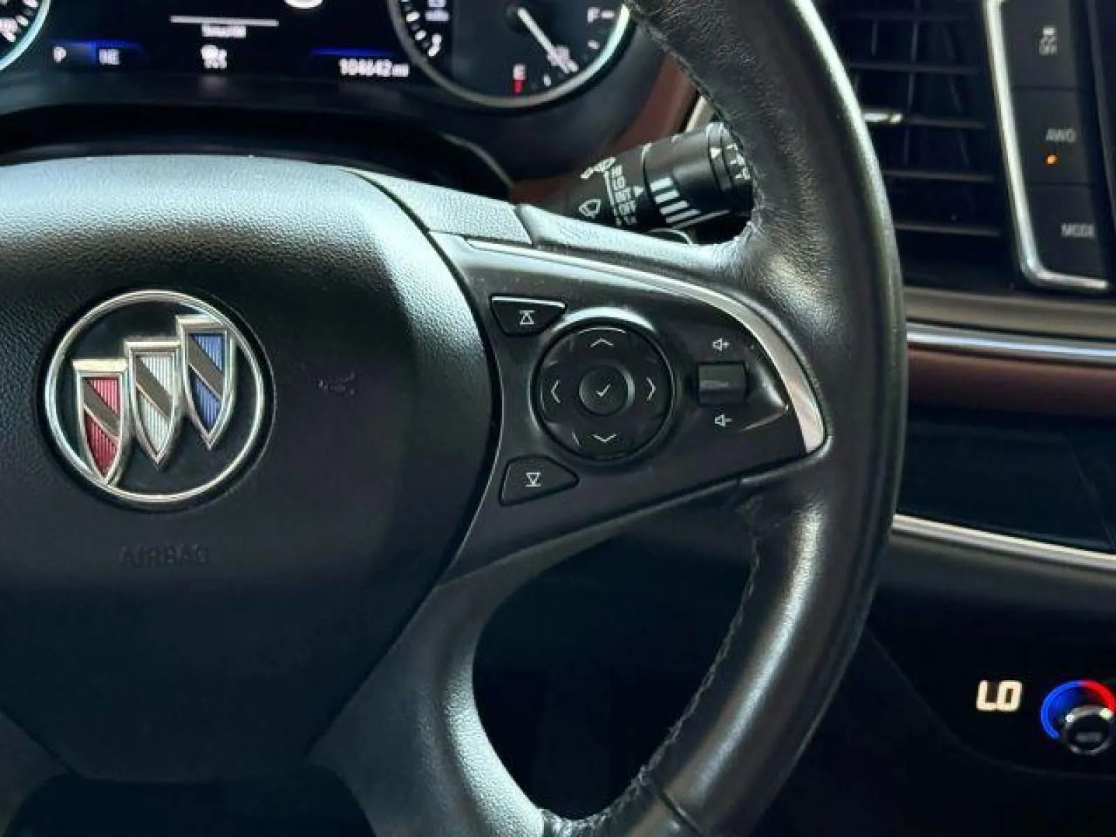 Used 2021 Buick Enclave Avenir w/ Avenir Technology Package image 36