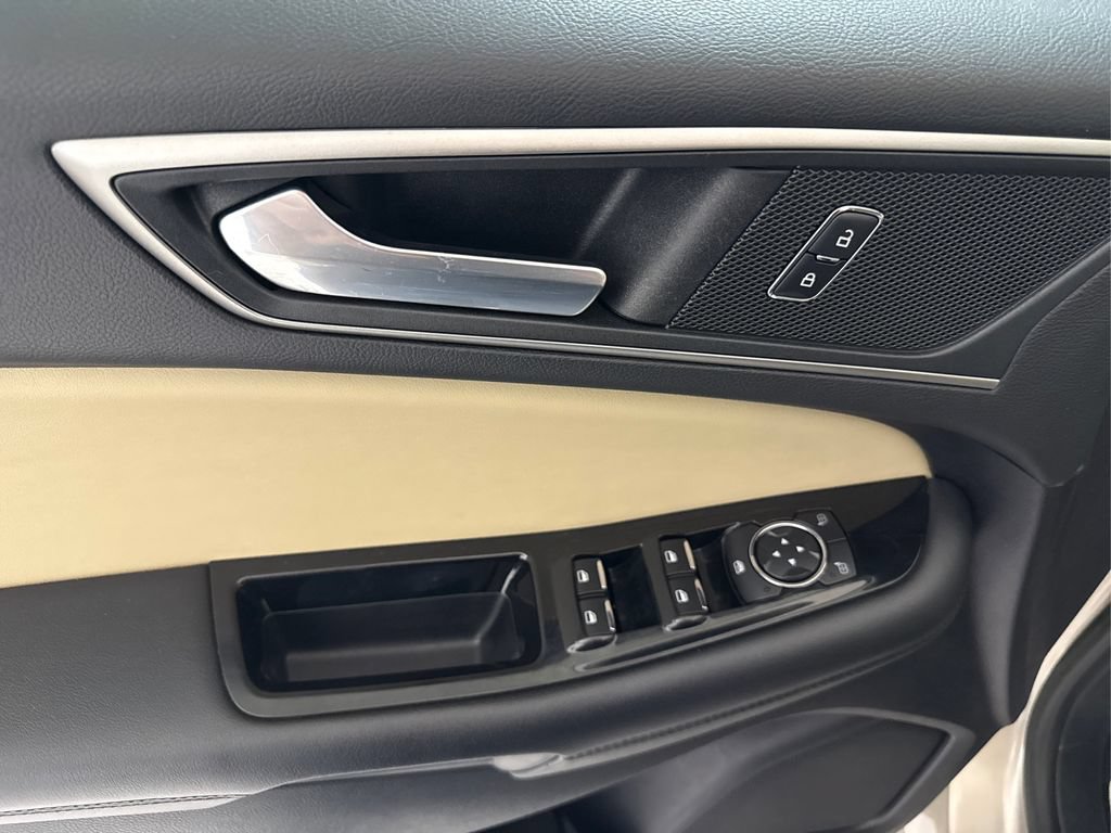 Used 2017 Ford Edge SEL w/ Equipment Group 201A FWD image 32