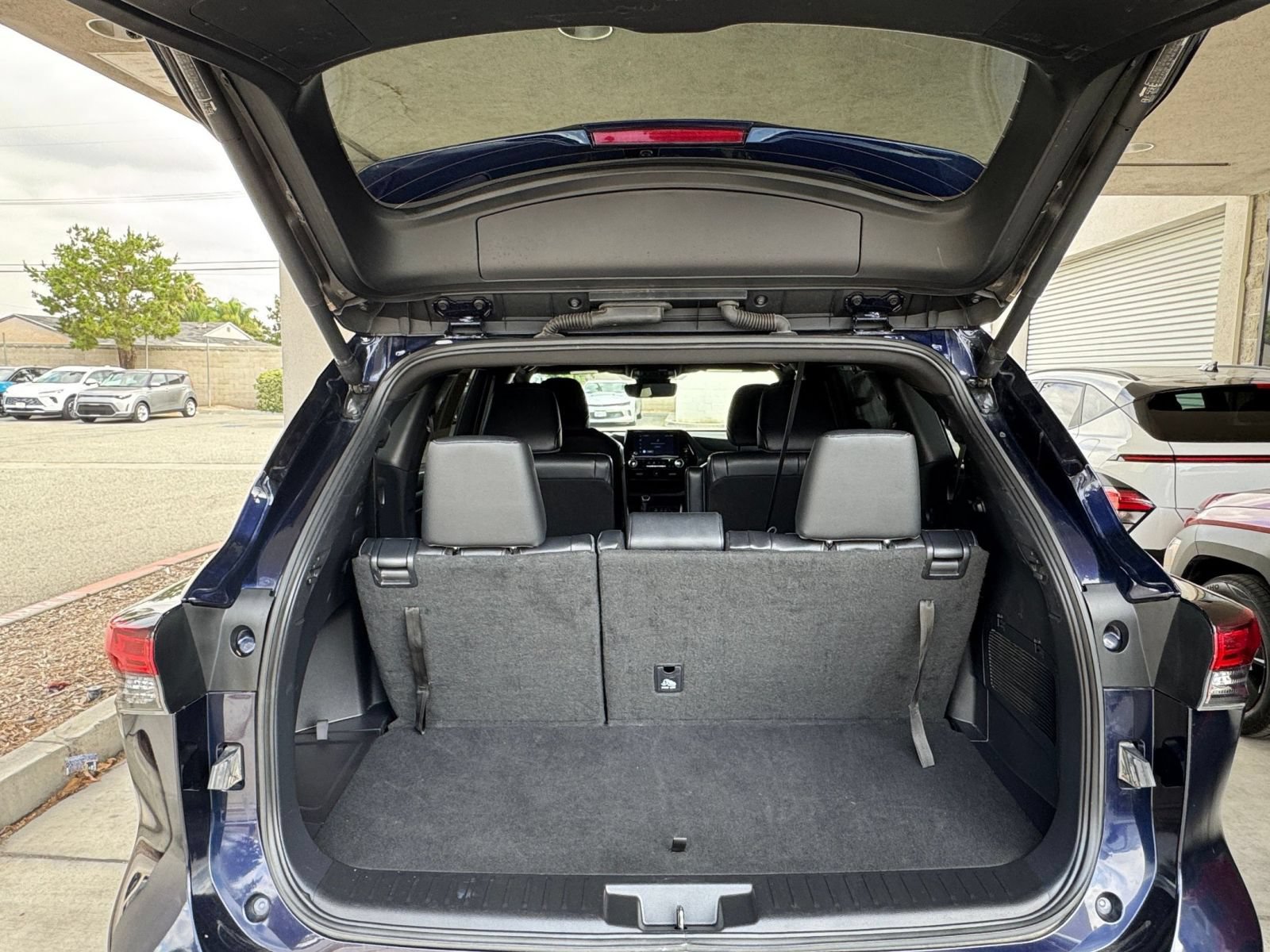Used 2025 Toyota Highlander XSE AWD/4WD image 34