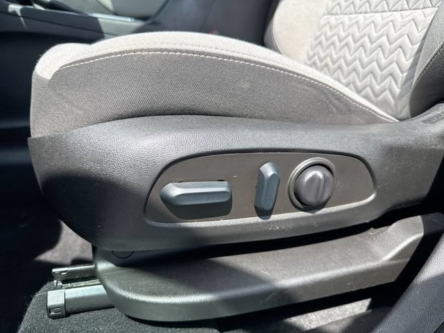Used 2022 Chevrolet Equinox LT FWD image 12