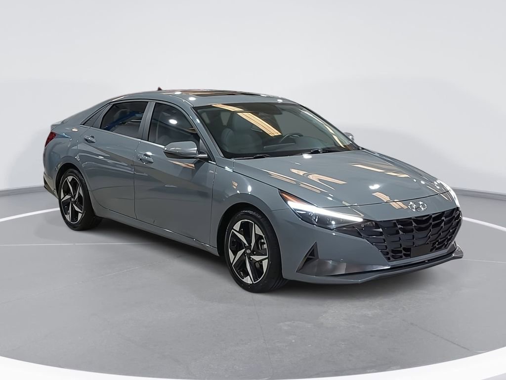 Used 2023 Hyundai Elantra Limited w/ Cargo Package image 3