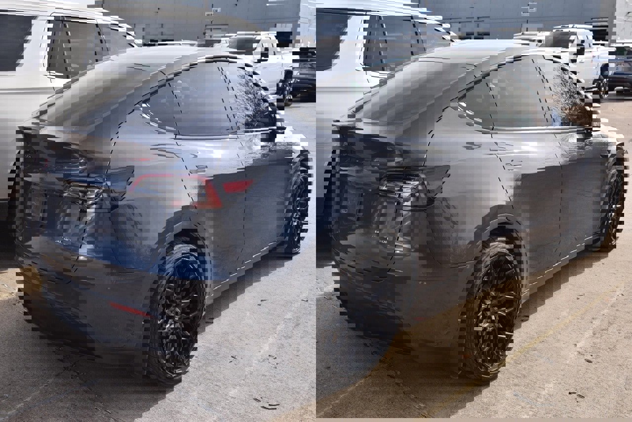 Used 2021 Tesla Model Y Long Range image 7