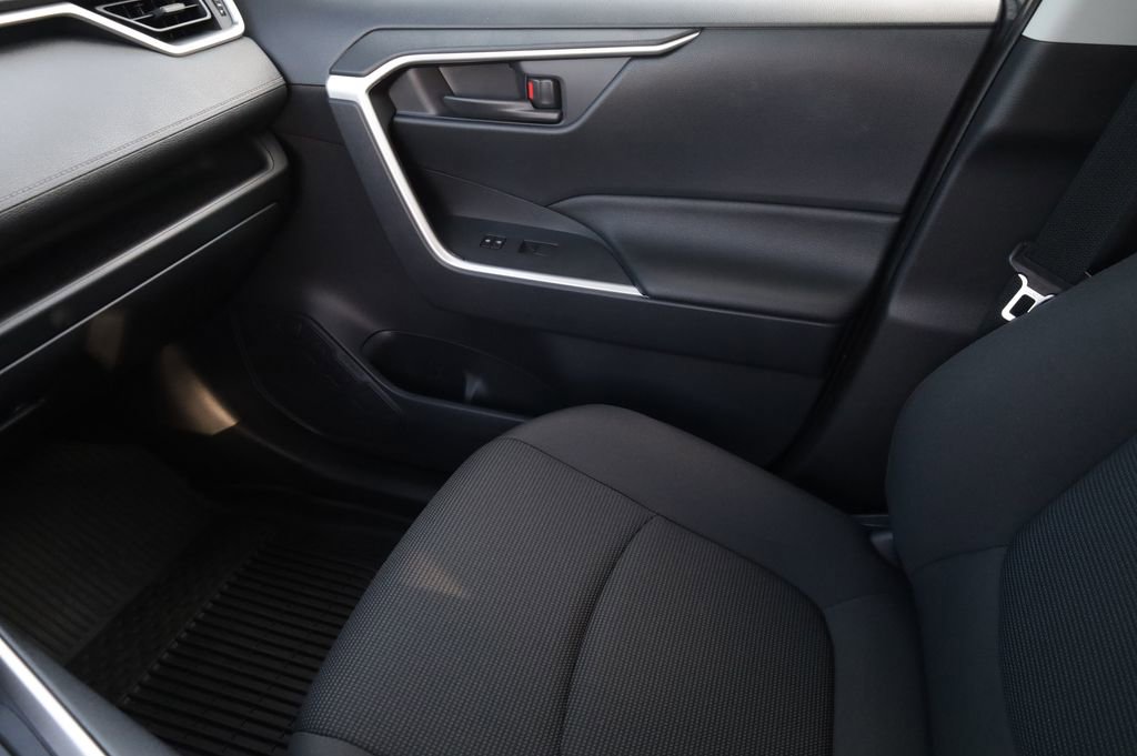 Used 2025 Toyota RAV4 LE image 20