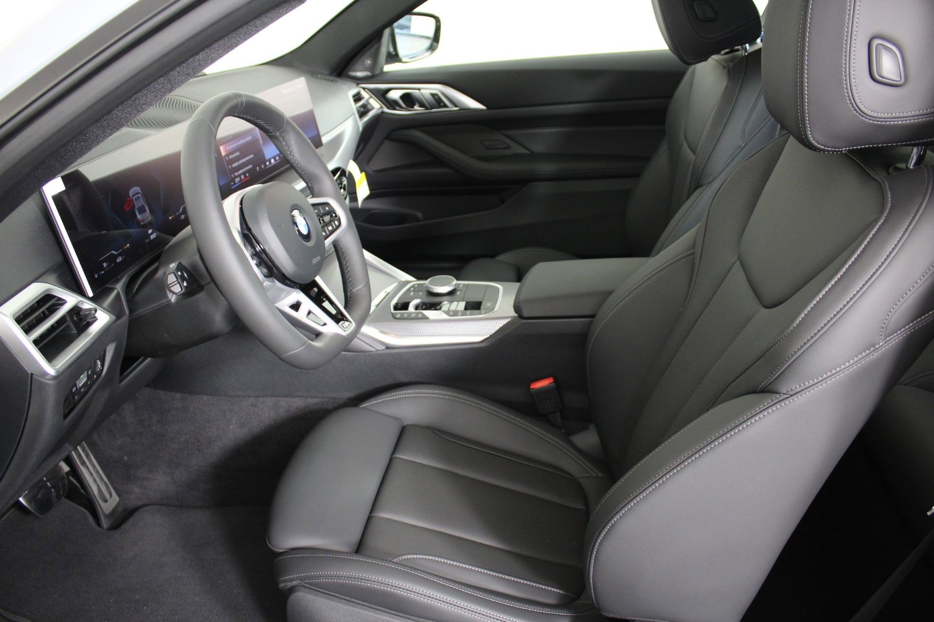 New 2026 BMW 430i Coupe w/ M Sport Package RWD image 5