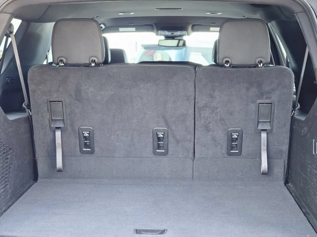 Used 2024 Chevrolet Suburban LT RWD image 30