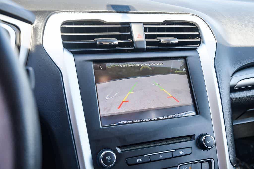 Used 2016 Ford Fusion SE FWD image 22