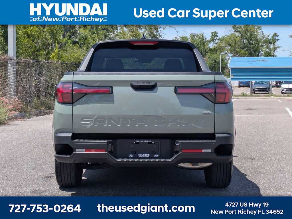Used 2023 Hyundai Santa Cruz SE AWD/4WD image 4