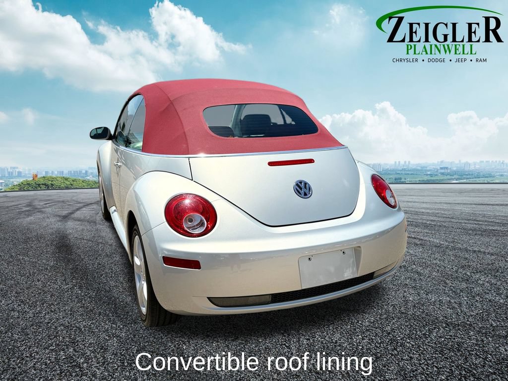 Used 2009 Volkswagen Beetle Blush FWD image 4