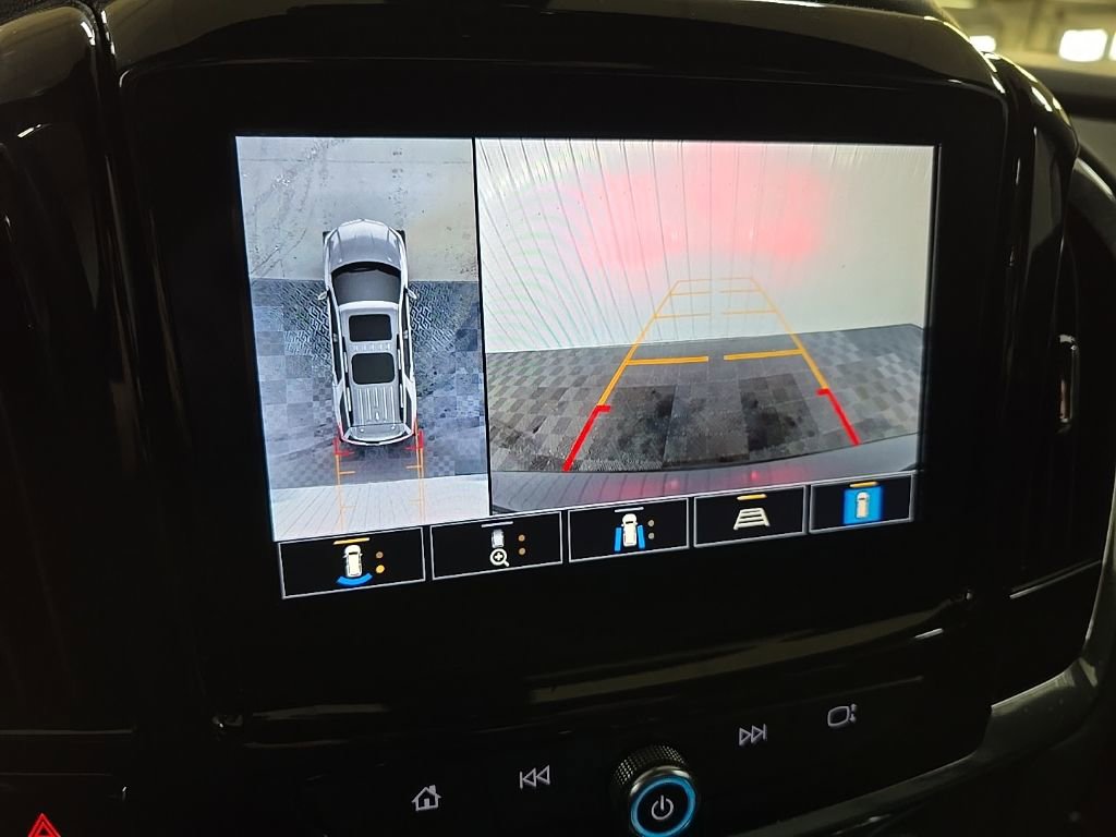 Used 2023 Chevrolet Traverse RS image 23