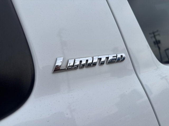 Used 2015 Toyota Sequoia Limited image 9