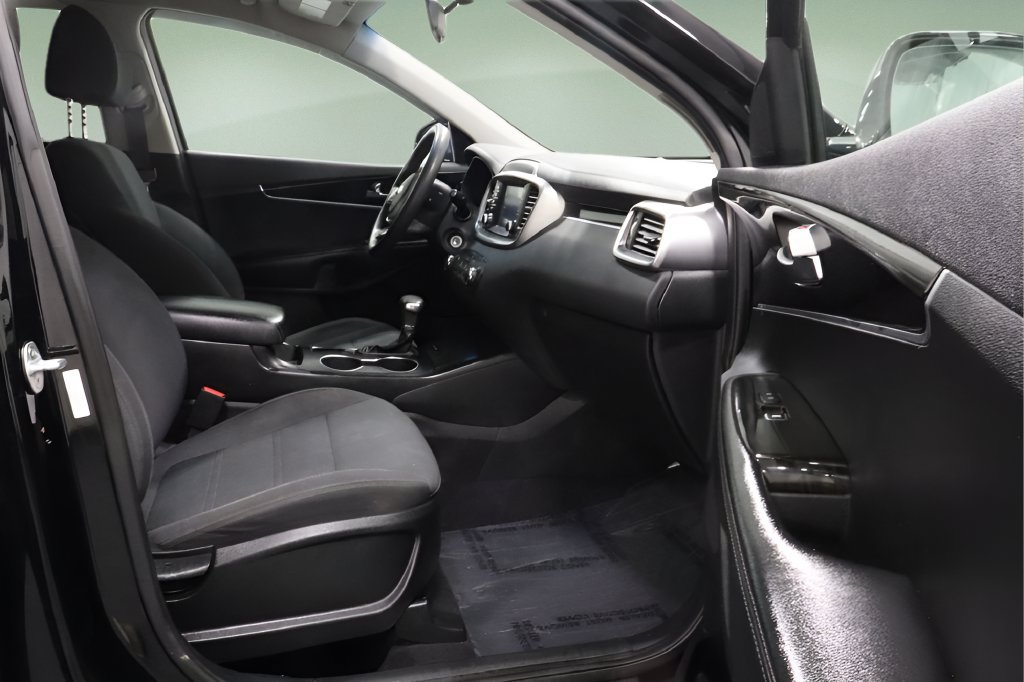 Used 2019 Kia Sorento AWD image 14