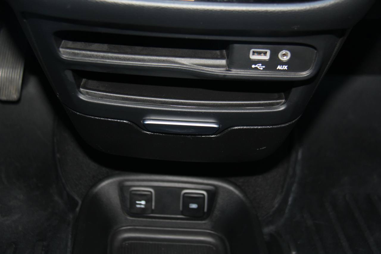 Used 2020 Chrysler Pacifica Touring-L w/ S Appearance Package FWD image 18
