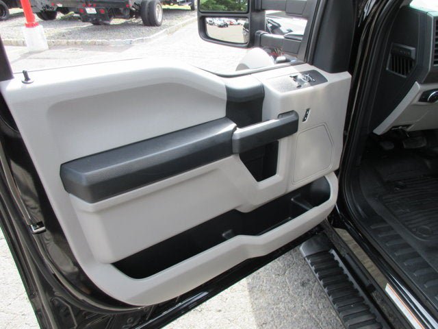 Used 2021 Ford F550 4x4 Regular Cab Super Duty w/ Power Equipment Group image 23